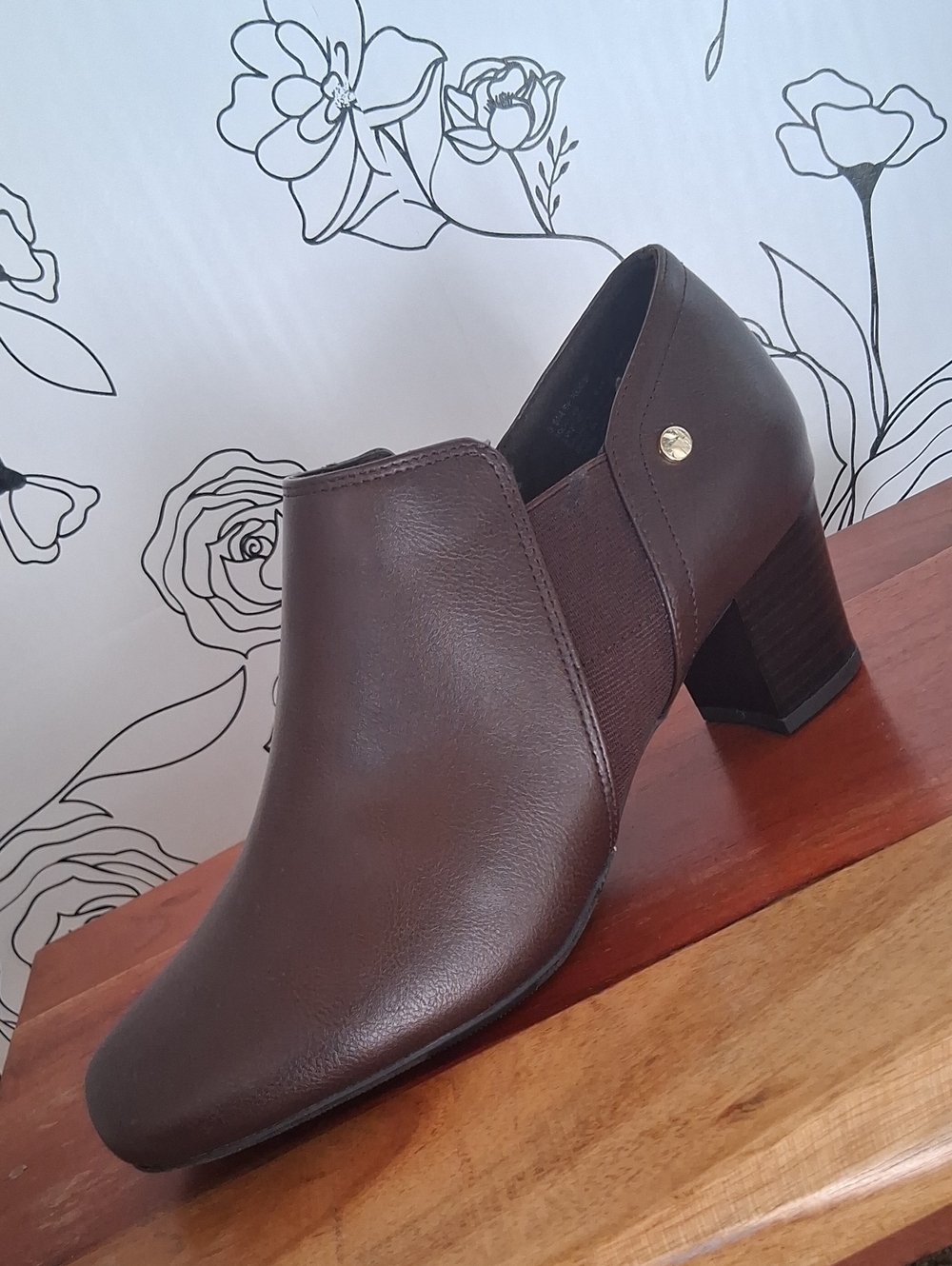 East 5th Brown Block Heel Ankle Booties 9.5